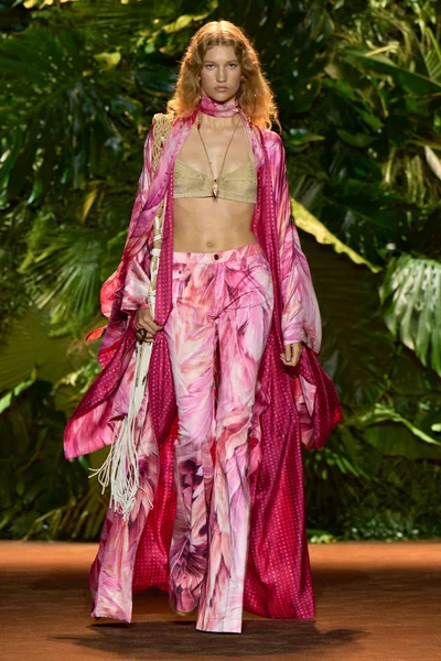 Look 1